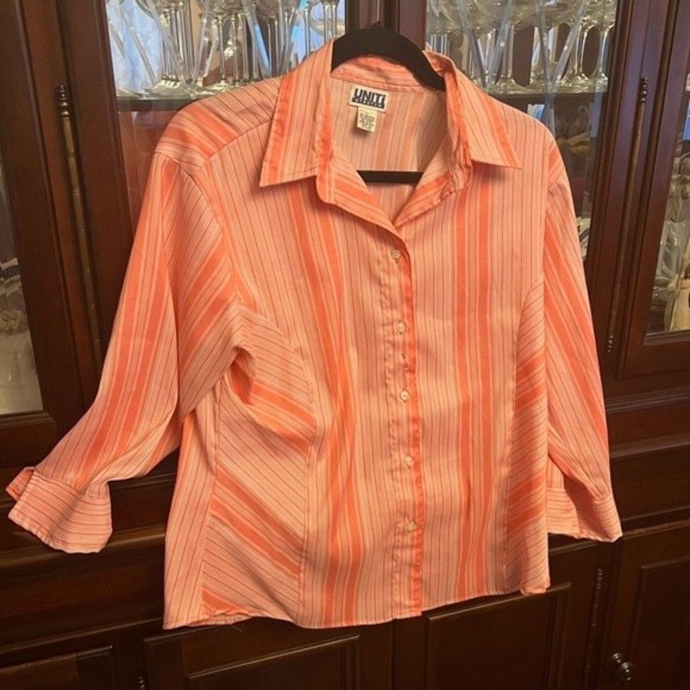 Uniti stretch button down blouse